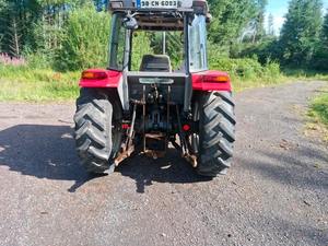 Massey Ferguson 4225 Niza tractor 12 12 lanzadera 80% neumáticos Limpie por dentro y por fuera Dirección asistida - Product Image 4