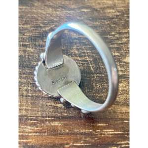Bague artisanale Navajo en nacre et argent sterling, bijou culturel de collection - Product Image 5
