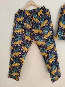 Ensemble de pyjama pour femme en coton 100% fait main, imprimé léopard bleu marine, robe de nuit, cadeau - Product Image 3