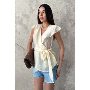Blusa Amarilla con Cintura Ajustable - Amarillo - Product Image 2