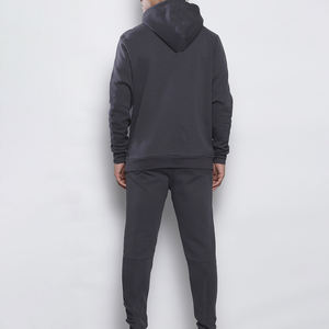 ชุดออกกำลังกายผู้ชาย ผ้าเนื้อนุ่ม ยืดหยุ่น ดีไซน์ใหม่ ชุดฝึกซ้อม รับผลิตแบบ OEM ODM ปรับแต่งได้ - Product Image 2