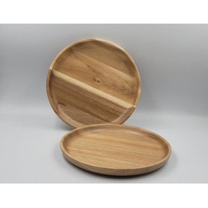Assiettes de service en bois d'acacia minimalistes et écologiques personnalisées Huhipro Vietnam, D18H2.3 cm, motifs personnalisés OEM/ODM - Product Image 1