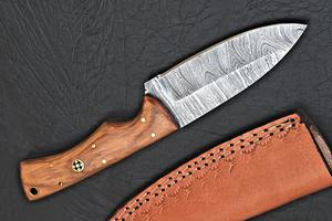 Couteau de chasse de camping à lame fixe en acier damas forgé à la main personnalisé manche en palissandre couverture en cuir support OEM nouveau design - Product Image 3