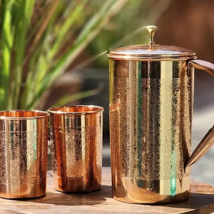 Pichet à eau en cuivre naturel fait à la main Pichet martelé traditionnel pour les avantages ayurvédiques-Cuisine rustique et décoration de table - Product Image 1