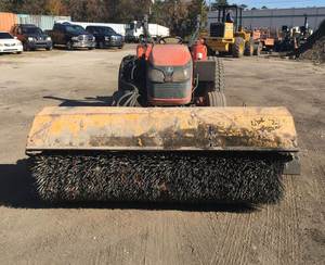 Tractor MX4700F 2010: Potente Rendimiento y Eficiencia para Diversas Necesidades Agrícolas - Product Image 5