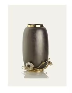 Vase design en métal doré Pot de fleurs décoratif de luxe Accent intérieur moderne pour la maison et le bureau - Product Image 2