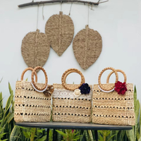 Tas Wanita Gaya Vintage dari Anyaman Eceng Gondok Koleksi 2025 Bentuk Kerang Lapisan Katun Ramah Lingkungan Kapasitas 1-1.9L Dua Tali