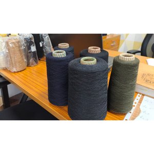 เส้นด้ายขนสัตว์100% สำหรับถักและทอผ้าเส้นด้ายขนสัตว์ที่มีลวดลาย-เพิ่มการออกแบบ - Product Image 1