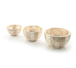 Bol en métal tendance de luxe Pièce maîtresse de table exquise Accent de maison élégant parfait pour l'affichage de la salle à manger - Product Image 1