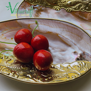 Disque en nacre rose poli avec base robuste incrustée de motifs métalliques en cuivre uniques assiette à Caviar assiette alimentaire taille 17-20cm - Product Image 3