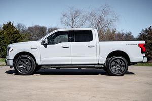 2023 F0rd F-150 Lightning Lariat Dual-Motor 4WD, Extended Range <b>Battery</b>, E-Lock Rear Axle - Product Image 2