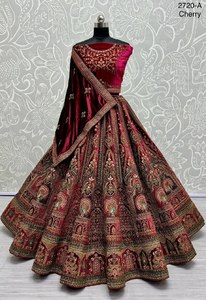 Paon brodé avec patch designer Lehenga Choli - Product Image 4