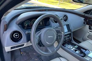 J-a-g-u-a-r X-J R-S-p-o-r-t 2017 - Product Image 5