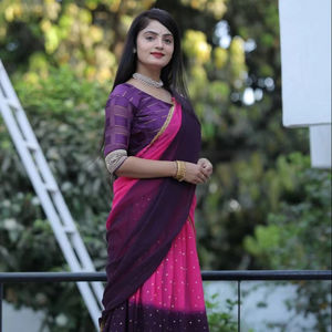 DERNIÈRE COULEUR ROSE VIOLET DOUX GEORGETTE RICHE FOIL TRAVAIL LEHENGA CHOLI AVEC DUPATTA - Product Image 2
