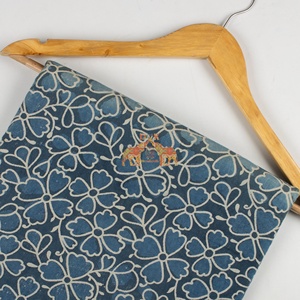Tela de Algodón Índigo Hecha a Mano en India, Estampada con Bloques Sanganeri, Tela de Jaipur, Material en Crudo para Vestidos - Product Image 4