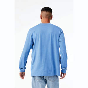 T-shirt à manches longues unisexe à col ras du cou classique Carolina Blue: 100% Airlume coton peigné et filé à l'anneau, 32 célibataires, 4.2 oz - Product Image 3