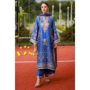 Ensembles de costumes pour femmes par Aroosha - Product Image 1