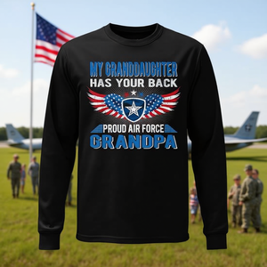 Camiseta de manga larga Proud Air Force Grandpa, camiseta promocional con la frase My Granddaughter Has Your Back - Product Image 1