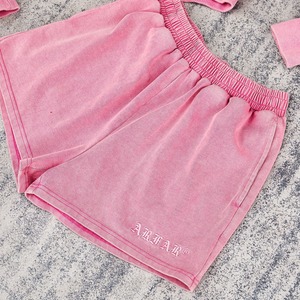 Élégant 2 pièces pour les femmes pour le fitness de haute qualité parfait pour les vêtements de salon de gymnastique et les vêtements de rue ensemble de survêtement court pour femmes - Product Image 6