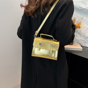 Sac à main pour femme en cuir de qualité supérieure avec trois sangles Cartable polyvalent Motif géométrique métallique Portable élégant pour toutes les saisons - Product Image 2