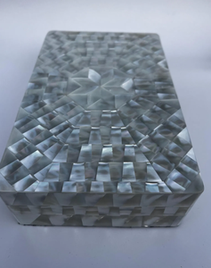 กล่องเครื่องประดับประดับมุกแท้ขนาดใหญ่ที่เก็บของที่มีคุณภาพระดับพรีเมียมสำหรับชิ้นที่มีค่าของคุณ - Product Image 4