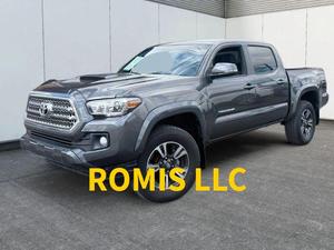 Toyota Tacoma TRD Sport V6 3.5L Automática Usada de 2016, Camioneta de 5 Plazas, Color Gris Oscuro - Product Image 2