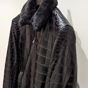 Chaqueta de Cuero con Estampado de Cocodrilo Elegante con Artesanía de Cuero de Alta Calidad que Garantiza un Uso Duradero y una Moda Premium - Product Image 1
