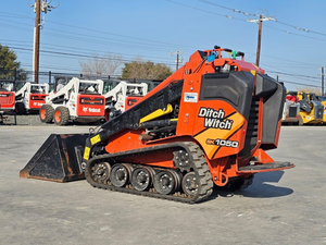 Cargadora Compacta Ditch Witch SK1050 con Motor Kubota, Componentes Centrales PLC, Diésel de Alta Eficiencia, Garantía de 4 Años - Product Image 2