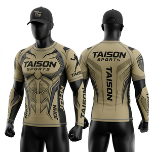 Rashguard MMA en polyester et élasthanne 260 GSM, orange avec panneaux latéraux noirs, logo personnalisé par sublimation, coupe compressive - Product Image 3