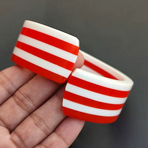 Kaimei 2025 Joyería de Moda, Brazaletes de Resina Acrílica con Patrones Gruesos Chapados en Oro para Mujer, Brazalete Irregular para Boda, Ecológico - Product Image 1