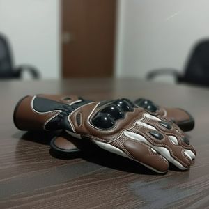 ถุงมือมอเตอร์ไซค์แบบเต็มนิ้ว วัสดุทนทาน รองรับการสัมผัสหน้าจอ เหมาะสำหรับการขับขี่และการฝึกซ้อม - Product Image 4