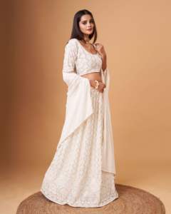 Trendmalls A-Line Georgette Lehenga Choli para Mujer con Bordado Dupatta Blanco-Cintura Natural - Product Image 3