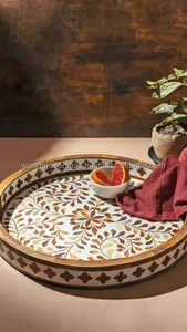 ถาดเสิร์ฟทรงกลมดีไซน์เฉพาะตัว งานฝีมือฝังกระดูก ดีไซน์ทันสมัย หรูหรา สำหรับร้านอาหาร งานแต่งงาน ผู้ส่งออกจากอินเดีย - Product Image 2