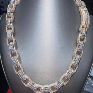 Cadena de diamante Moissanite de eslabones cubanos de 18mm personalizada, Plata de Ley 925 de alta calidad con acabado en oro rosa - Product Image 2