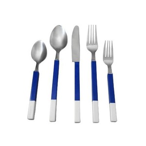 Ensemble de couverts élégants plaqués or Ensemble de couverts en acier inoxydable avec manche en résine noire Ensemble d'ustensiles de cuisine moderne pour la salle à manger - Product Image 4