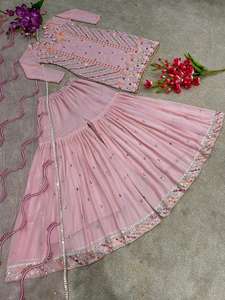 Présentation d'un nouveau palazzo en faux georgette de designer avec dupatta et broderie lourde, ensemble palazzo à prix de gros - Product Image 5