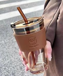 Botella de vidrio sin BPA personalizada con tapa para accesorio para llevar - Product Image 1