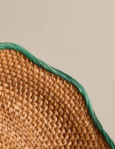 Cesta de fruta de pedestal de ratán natural, cuenco de mimbre tejido a mano con ribete verde para decoración de cocina y comedor - Product Image 2