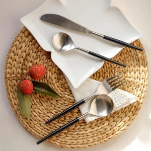 Juego de cubiertos de oro con mango negro mate para cocina, comedor, boda y restaurante, cubiertos elegantes, cubiertos hechos a mano - Product Image 1