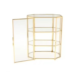 Boîte à bijoux en laiton et verre élégante et pratique, conçue pour ajouter une touche de luxe à votre décoration tout en organisant vos bijoux - Product Image 1