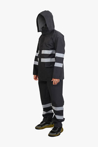 Imperméable léger et élégant XL imperméable et coupe-vent avec bandes réfléchissantes pour le camping en plein air Utilisation durable et confortable - Product Image 2
