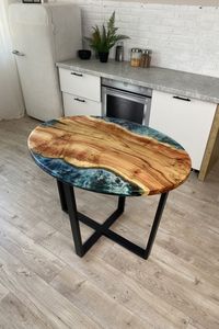 TABLE RONDE EN RÉSINE EPOXY ARTISANALE POUR SALLE À MANGER Meubles Table de rivière en bois et résine pour bureau à domicile - Product Image 5
