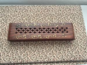 Quemador de Incienso de Madera Hecho a Mano, Sostenible y Duradero, para Incienso Indio y Uso Doméstico - Product Image 2