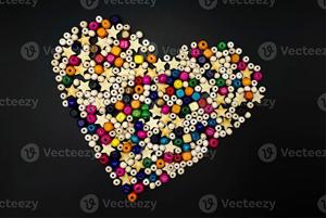 ลูกปัดไม้รูปทรงและสีตามสั่ง ผลิตภัณฑ์งานฝีมือจากอินเดีย รูปทรงและขนาดตามสั่ง - Product Image 2