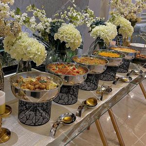 Elegante plato de frotamiento de acero inoxidable estilo banquete con gran capacidad para servicios de Buffet, recepciones y eventos grupales - Product Image 2