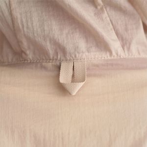 Cortavientos ligero para hombre de alta calidad: elegante, cómodo y perfecto para ropa informal y actividades al aire libre - Product Image 5