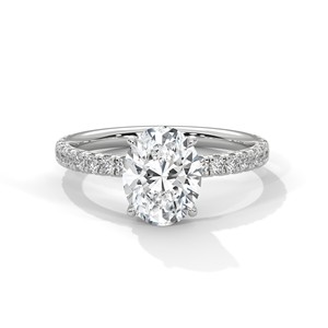 Anillo Solitario de Moissanita de Corte Ovalado de 2.0 ct con Banda Engastada en Pavé, Plata de Ley 925 - Product Image 3