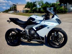Motocicleta Triumph Daytona 660 usada de 2025 a bajo precio en venta - Product Image 4
