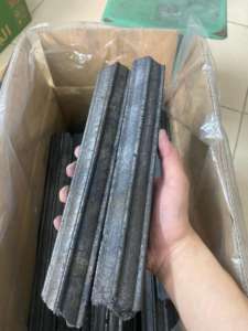 Briquetas de carbón de madera dura hechas a máquina, respetuosas con el medio ambiente, fuente de calor alta de larga duración, carbón de aserrín de calidad para exportación sin humo - Product Image 2