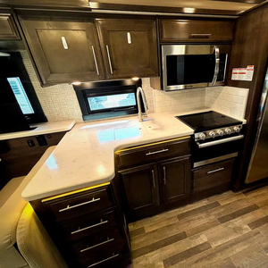 FOURNISSEUR DE camping-cars à moteur à gaz d'occasion Jayco Precept Classe A 36C modèle 2025 - Product Image 5